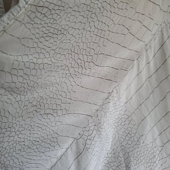 BEBE Silk Camisole Drapey Trapeze Style Embroidered Trim Blouse Ivory Size S/P - Picture 12 of 13